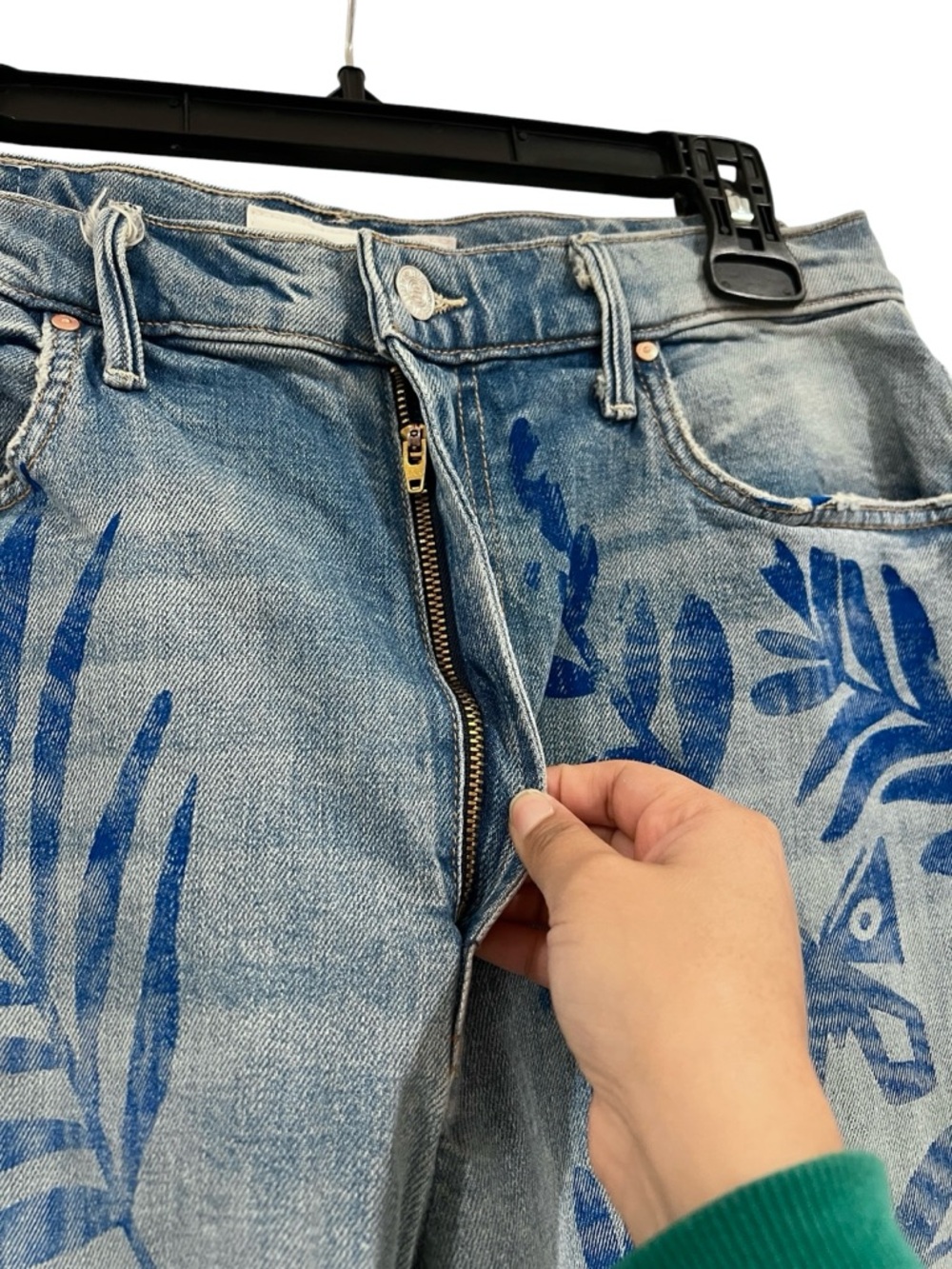 Mother The Lasso Sneak Pressed Leaves Jeans – Wide Leg | Statement Denim - Picture 6 of 15